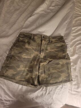 American Eagle Outfitters Tan & Olive Camo Denim Shorts